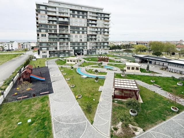 E5 Loklasyonunda Deniz Manzaralı Satılık 2+1 Daire