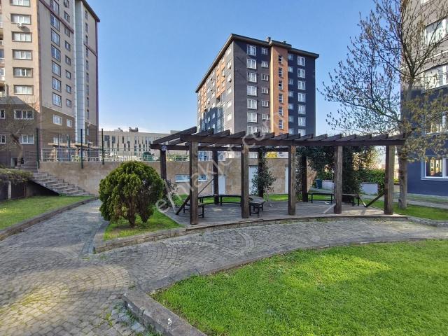 E5 metrobüs Beylikdüzü Yakuplu Deniz Manzaralı Kiralık 1+1 Daire
