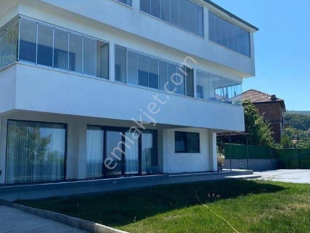 Çeşm i Cihan Amasrada Emsalsiz Havuzlu Müstakil Triplex Villa