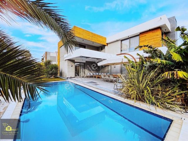 Çeşme Mamurbaba'da Satılık Ultra Lüx Villa Luxury Cesme Vılla