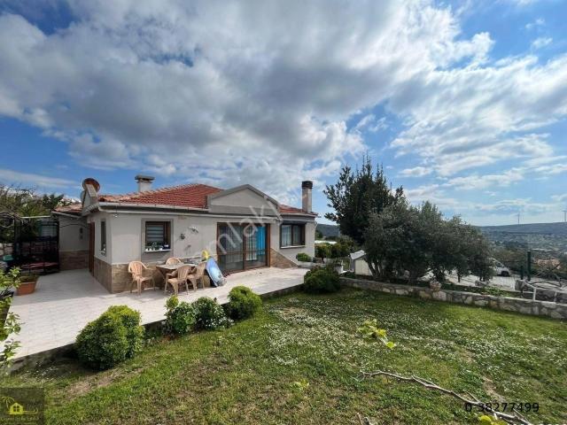 Çeşme Merkezde Deniz Manzaralı Satılık 3+2 Villa