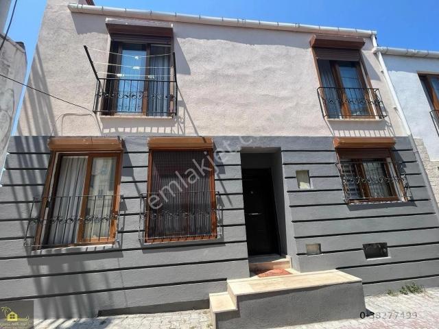 Çeşme Merkezde Satılık 2+1 Dublex Müstakil Ev