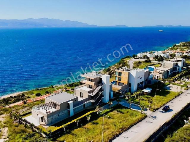 Çeşme Ayasarandada Sakız Adası Manzaralı Köşe Daire