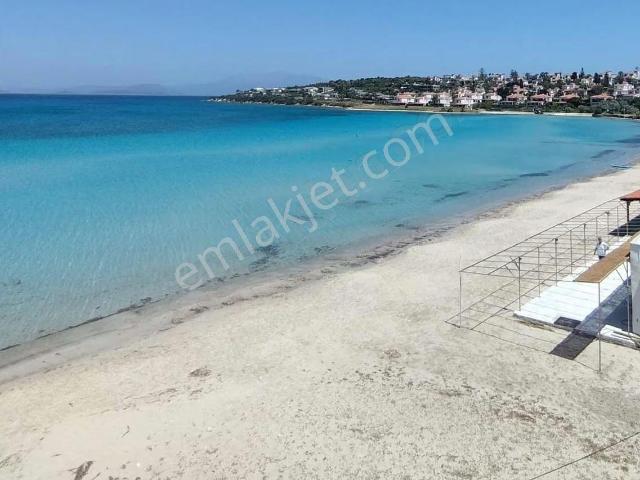 Çeşme Boyalıkta Denize Sıfır 2+1 Loft Kiralık Daire