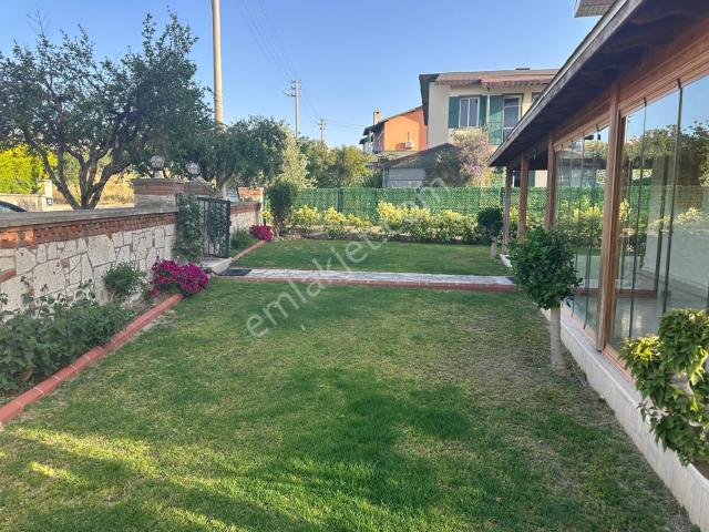 Çeşme Dalyan Marina Ve Sakızlıkoy Plajına Yakın Satılık Villa