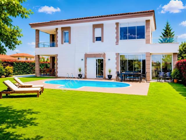 Çeşme Dalyan'da Satılık 4+2 Havuzlu Deniz Manzaralı Villa
