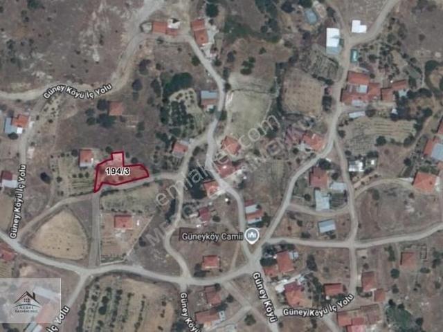 Eşme Güneyköyde Tapuda, 616 M² Arsa & Ev