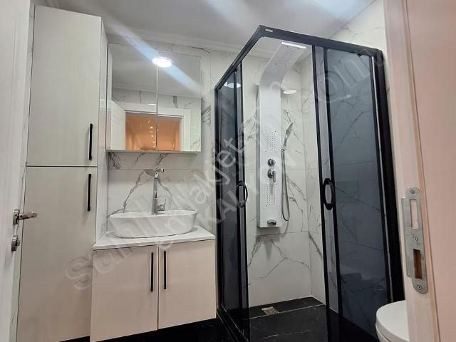 Çeşme Çiftlik'de Kalyon'dan Yıllık Kiralık Eşyalı Lüks 2+1 Daire