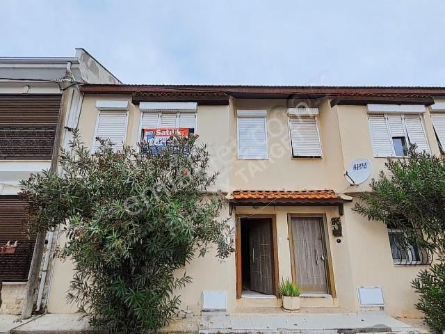 Çeşme Ilıca'da Plaja 50 Metre Mesafede Turizm Ruhsatlı Dubleks