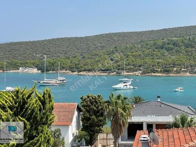 Çeşme Paşalimanında Satılık Eşsiz Lokasyonda 4+1 Villa