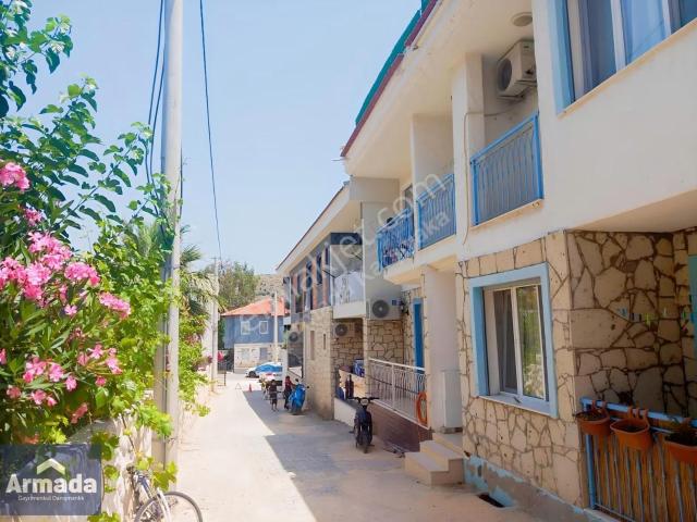 Çeşme Reisderede Satılık Dubleks Teraslı Ferah 2+1 Yazlık Daire