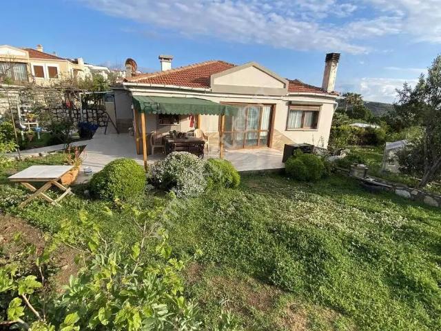 Çeşme Satılık 3+1 Villa Deniz Manzaralı