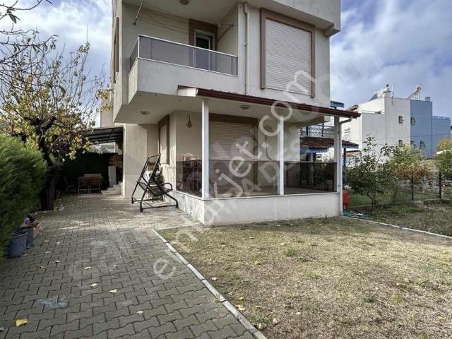 Çeşmealtı'nda Tam Müstakil Kiralık Fırsat Villa !