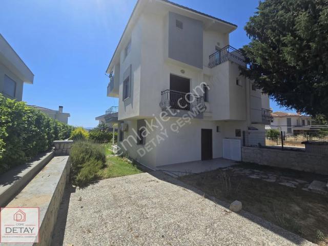 Çeşme'de Eşyalı Kiralık 5+1 Villa deniz Manzaralı