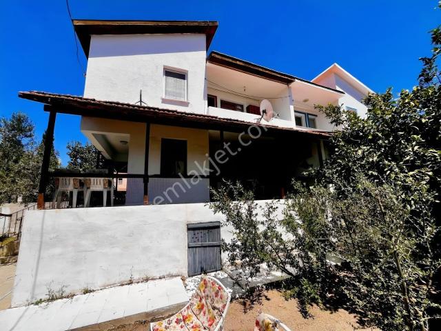 Çeşme'de Satılık Fırsat Yazlık Dubleks Villa