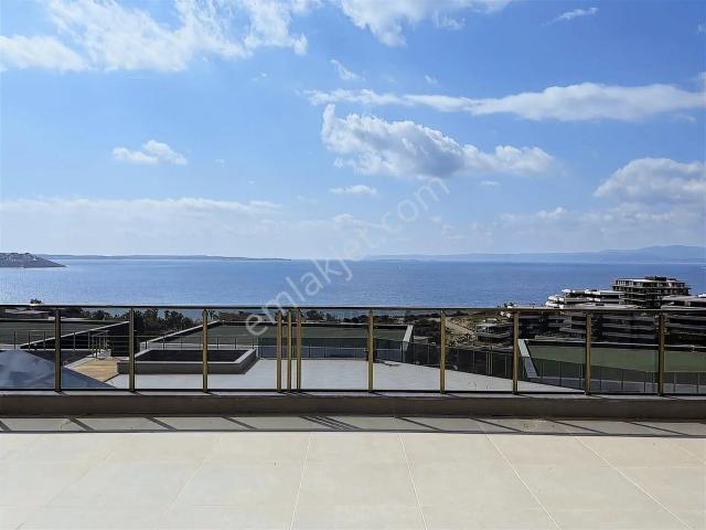 Çeşme'de Satılık Ful Deniz Manzaralı Daire Residence