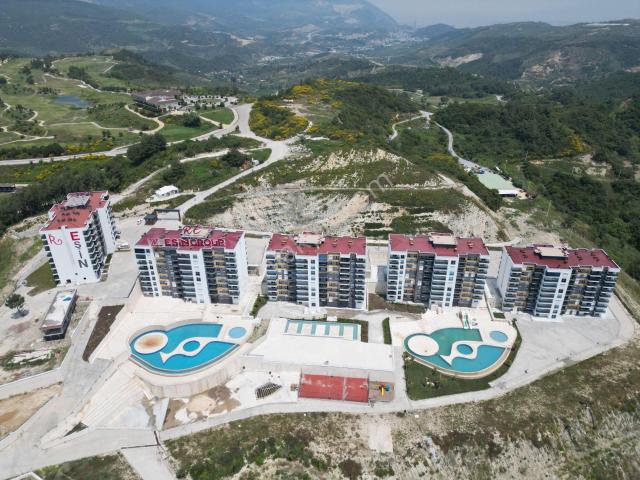 Eşın Golf Resort’ta Havuzlu, Güvenlıklı Full Eşyalı 2+1 Kıralık Daıre