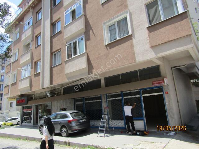 E.n.f. Emlaktan Kiralık İş Yeri İçerenköy Merkezde 130.mt Depolu