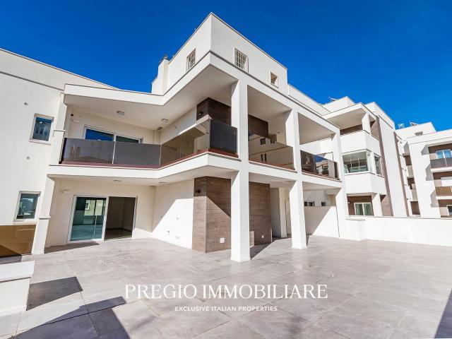 È con grande piacere che presentiamo questa straordinaria re. 136m² Monopoli