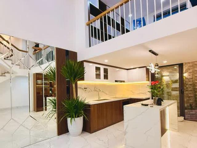 Đê La Thành, Ba Đình. 60M2 5 Tầng Giá 9.3 Tỷ Vài Bước Ra Phố Nhà Đẹp Không Quy Hoạch
