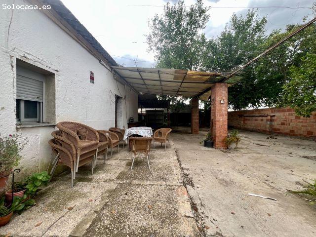 E. ? Parcela junto al Aeropuerto con 2 viviendas: amplitud, tranquilidad y muchas posibilidades ?