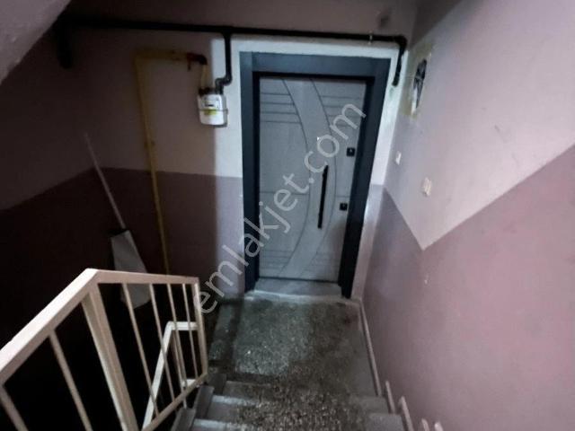 Eşrefpaşa Cadde Üzerinde Asansörlü 3+1 Kiralık Daire