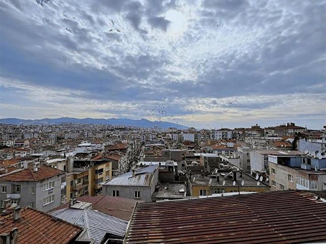 Eşrefpaşa Caddesi'nde Satılık Asansörlü Arakat Tadilatlı Daire