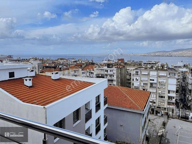 Eşrefpaşa'da Panoramik Deniz Manzaralı Ultra Lüks Satılık Daire