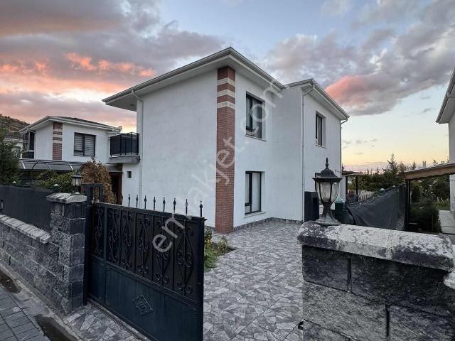 Eğribucakta Yola Sıfır 6+1 Lüx Villa Eşyalar Fiyata Dahil Dir