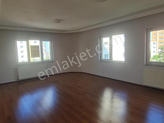 Eğriköprü Mah. Akademisyenler Sitesi 4+1