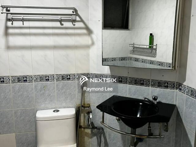 E Suite Emerald Avenue