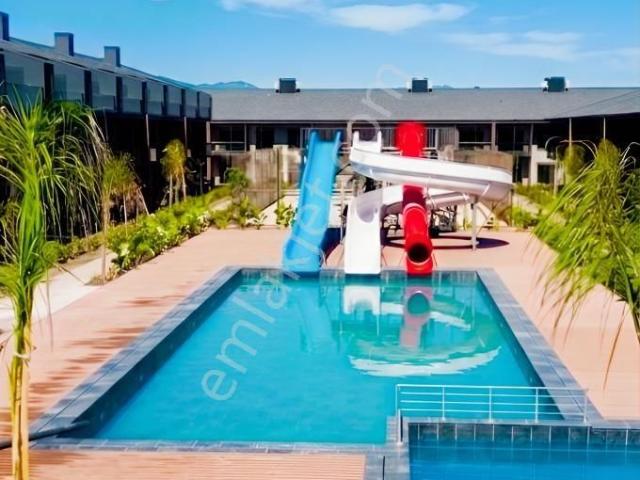 Eşyalı 1+1 Kendi Bahçesi Var / Lüks Sitede / Çıplaklı