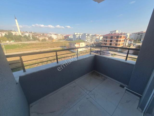 Eşyalı Kiralık Sıfır 1+1 Daire Suluova Borsa Mahallesi Üniversite Karşısı