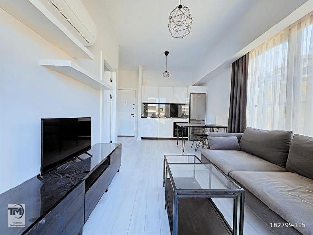 Eşyalı, Köşe Çift Havuz Manzaralı Boş 1+1 44 m2 Lüx Daire