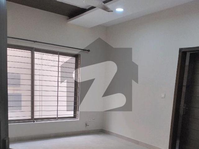 E 11/3 House Sized 20 Marla Is Available E 11/3