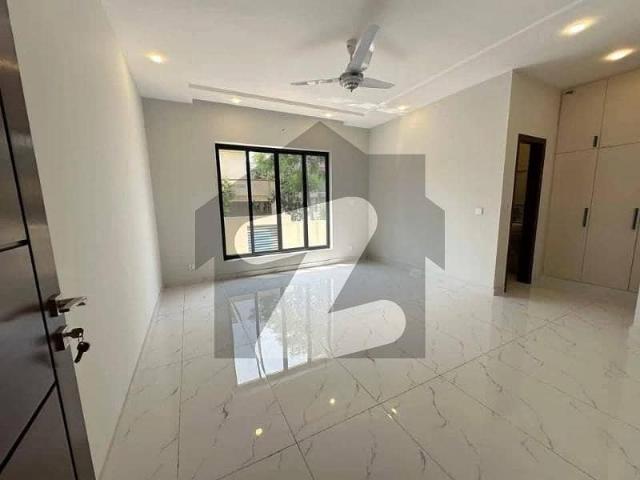 E 11/3 MPCHS Out Classic Location New House For sale