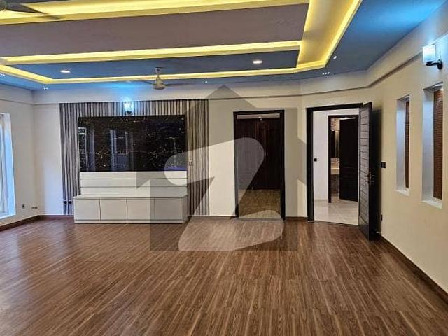E 11/4 50 Kanal Triple Story Top Of The Line Constructed House Available For Sale At Very Reasonable Price