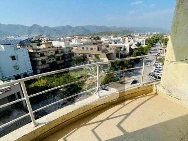 Aesthetic Flat Of 1600 Square Feet For Rent Is Available E 11