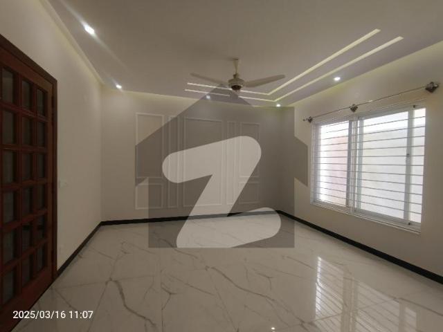 E 11 Mind Blowing What A Outstanding Triple Stor Full House For Rent E 11