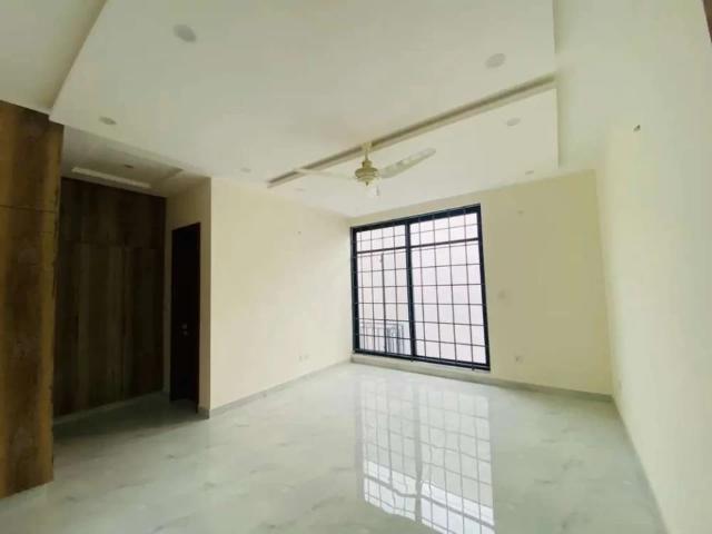 E 11.1 Very Good Location House Ground + Besment For Office Islamabad E 11 ID 62615