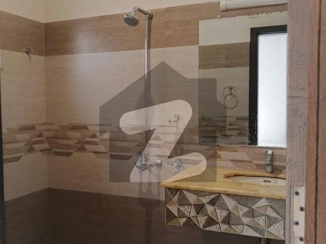 E 11 2 Ground Portion For Rent