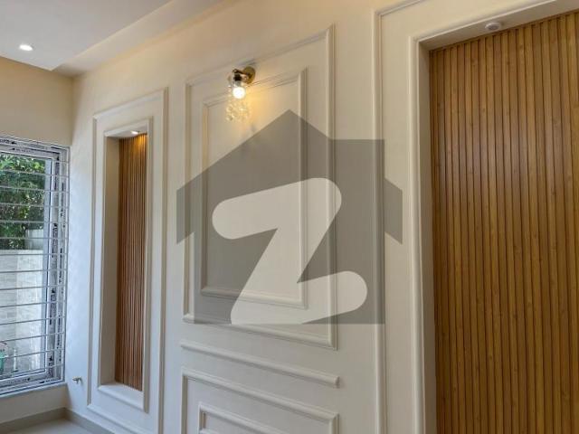 E 11 2 Opposite Men Double Road Full House Triple Storey For Rent E 11/2