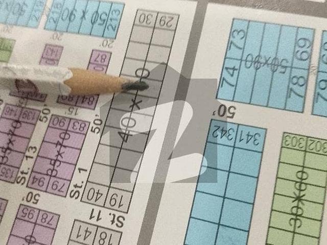 E 12 3 plot size 40+80 Good Location main Dubil Rood