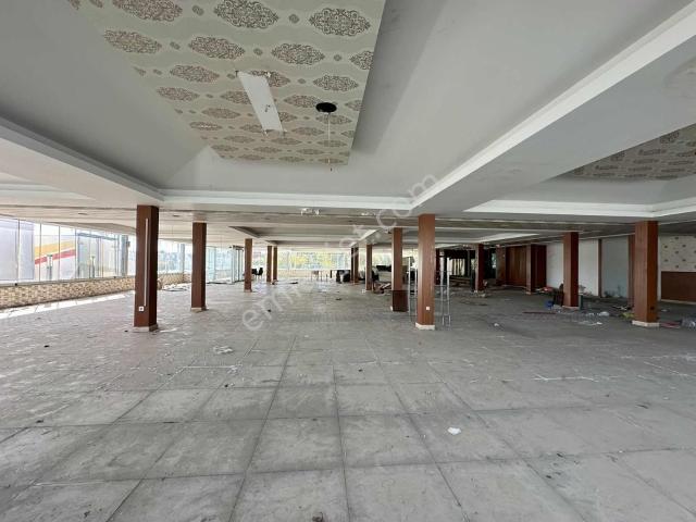 E 5 Cephe Kaçırılmayacak Fırsat Dükkan / 500 1100m2 Bölünebilir