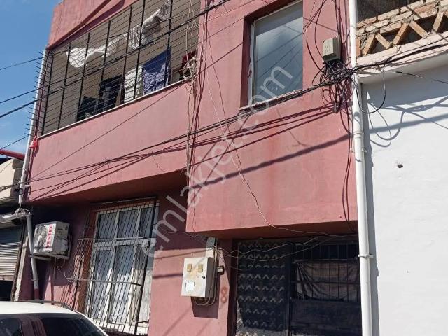 E 5 Şenbayraklar Petrol Arkası 2 Katlınin 1.kati 100 Metrekare Kare 2+1+kilerli
