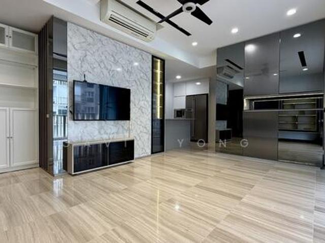 ECO Condominium For Rent, $5,000, 3 Bed 2 Bath 1,044 sqft $4.79 psf