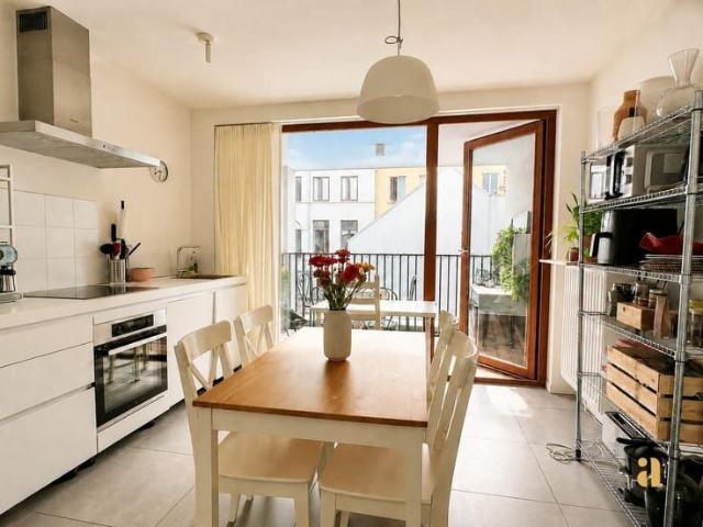 Eco Chic Apartment: Sun, Style & Enjoyment