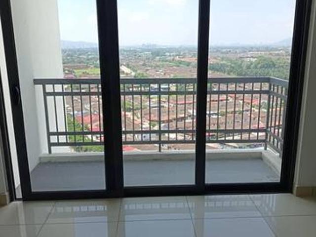 Eco Bloom condominium below market price 3 car park