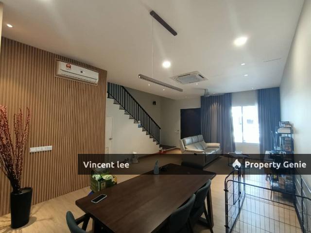 Eco Forest Ebonylane, Artisan Home [2 StoreyTerrace with Super nice Renovated Condition]