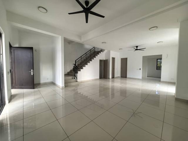 Eco Meadows Double Storeys Terrace Corner Unit For Rent
